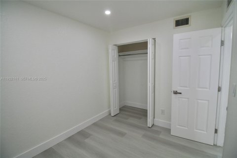 Copropriété à louer à Doral, Floride: 1 chambre, 72.46 m2 № 1990606 - photo 8