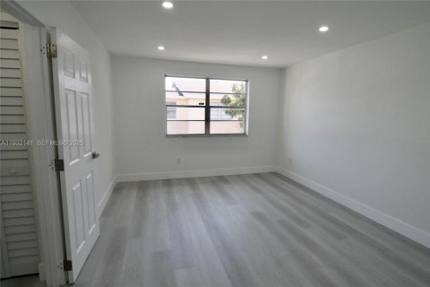 Copropriété à louer à Doral, Floride: 1 chambre, 72.46 m2 № 1990606 - photo 11