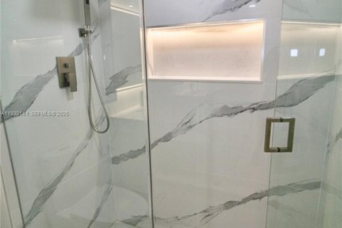 Copropriété à louer à Doral, Floride: 1 chambre, 72.46 m2 № 1990606 - photo 16