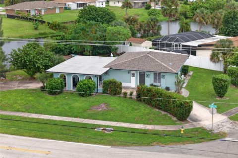 Villa ou maison à vendre à Port Charlotte, Floride: 3 chambres, 130.06 m2 № 2408499 - photo 24