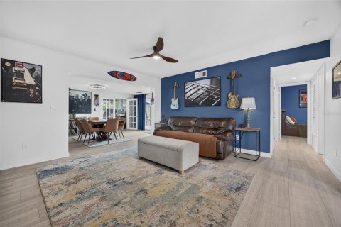 Villa ou maison à vendre à Port Charlotte, Floride: 3 chambres, 130.06 m2 № 2408499 - photo 10