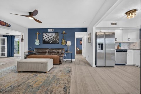 Villa ou maison à vendre à Port Charlotte, Floride: 3 chambres, 130.06 m2 № 2408499 - photo 6