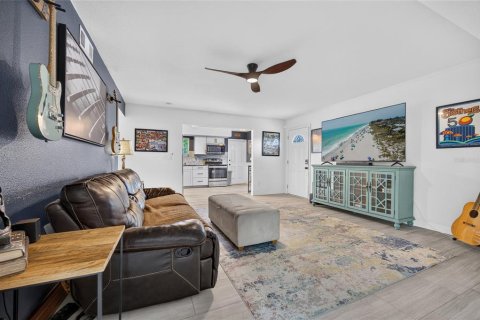Villa ou maison à vendre à Port Charlotte, Floride: 3 chambres, 130.06 m2 № 2408499 - photo 8