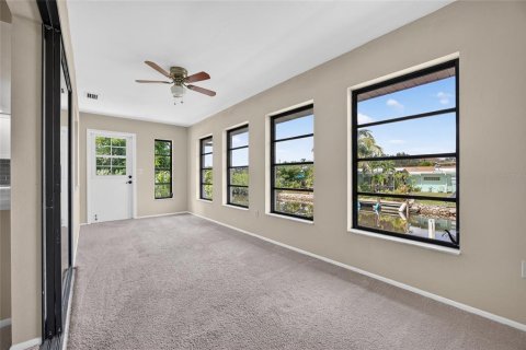 Villa ou maison à vendre à Punta Gorda, Floride: 2 chambres, 168.9 m2 № 2407037 - photo 9