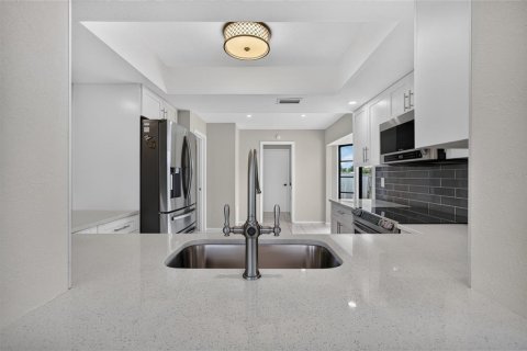 Villa ou maison à vendre à Punta Gorda, Floride: 2 chambres, 168.9 m2 № 2407037 - photo 12