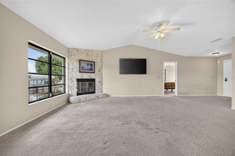 Villa ou maison à vendre à Punta Gorda, Floride: 2 chambres, 168.9 m2 № 2407037 - photo 4