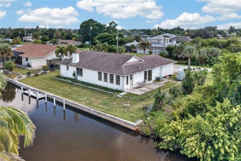 Villa ou maison à vendre à Punta Gorda, Floride: 2 chambres, 168.9 m2 № 2407037 - photo 27
