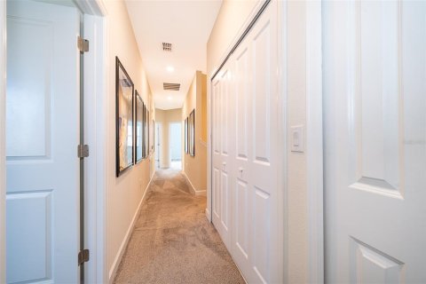 Townhouse in Davenport, Florida 4 bedrooms, 200.3 sq.m. № 1917894 - photo 18