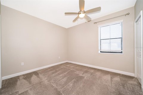 Townhouse in Davenport, Florida 4 bedrooms, 200.3 sq.m. № 1917894 - photo 19