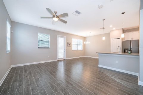 Townhouse in Davenport, Florida 4 bedrooms, 200.3 sq.m. № 1917894 - photo 10