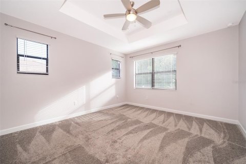 Townhouse in Davenport, Florida 4 bedrooms, 200.3 sq.m. № 1917894 - photo 24