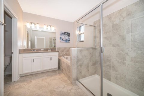 Townhouse in Davenport, Florida 4 bedrooms, 200.3 sq.m. № 1917894 - photo 26