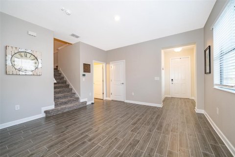 Townhouse in Davenport, Florida 4 bedrooms, 200.3 sq.m. № 1917894 - photo 7
