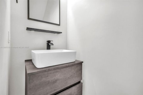 Купить таунхаус в Пемброк-Пайнс, Флорида 2 спальни, 137.68м2, № 1933215 - фото 8