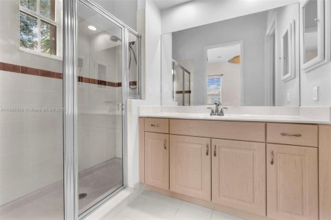 Купить таунхаус в Пемброк-Пайнс, Флорида 2 спальни, 137.68м2, № 1933215 - фото 29