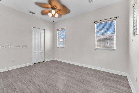 Купить таунхаус в Пемброк-Пайнс, Флорида 2 спальни, 137.68м2, № 1933215 - фото 22