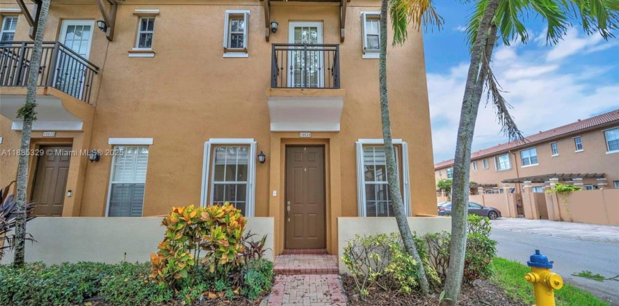 Touwnhouse à Pembroke Pines, Floride 2 chambres, 137.68 m2 № 1933215