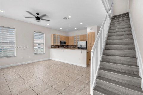 Купить таунхаус в Пемброк-Пайнс, Флорида 2 спальни, 137.68м2, № 1933215 - фото 18
