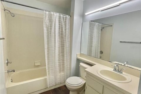 Casa en alquiler en Brandon, Florida, 3 dormitorios, 130.99 m2 № 1893684 - foto 12