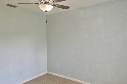 Casa en alquiler en Brandon, Florida, 3 dormitorios, 130.99 m2 № 1893684 - foto 11