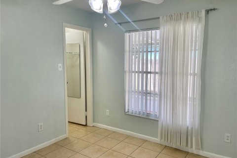 Casa en alquiler en Brandon, Florida, 3 dormitorios, 130.99 m2 № 1893684 - foto 10