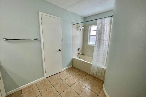 Casa en alquiler en Brandon, Florida, 3 dormitorios, 130.99 m2 № 1893684 - foto 9