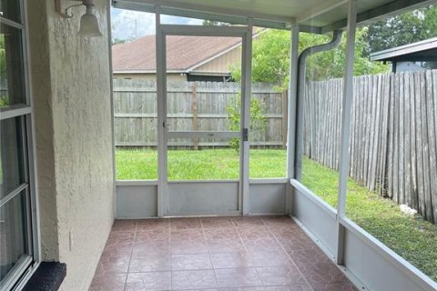 Casa en alquiler en Brandon, Florida, 3 dormitorios, 130.99 m2 № 1893684 - foto 13