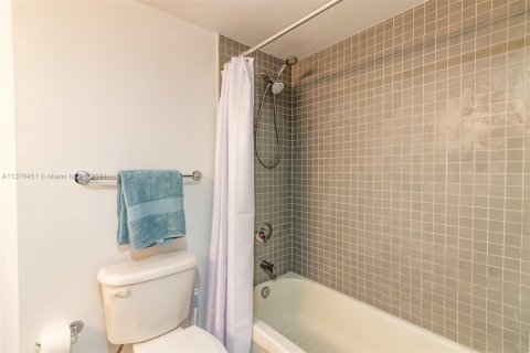 Copropriété à louer à Miami, Floride: 2 chambres, 97.36 m2 № 2077208 - photo 26