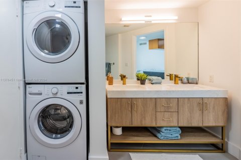 Copropriété à louer à Miami, Floride: 2 chambres, 97.36 m2 № 2077208 - photo 30