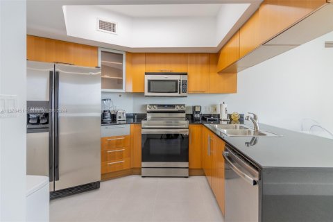Copropriété à louer à Miami, Floride: 2 chambres, 97.36 m2 № 2077208 - photo 10