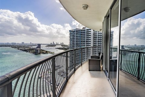 Copropriété à louer à Miami, Floride: 2 chambres, 97.36 m2 № 2077208 - photo 2