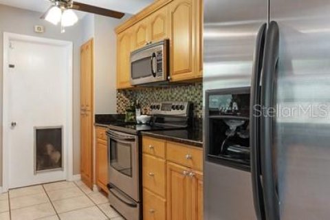House in Saint Petersburg, Florida 3 bedrooms, 130.25 sq.m. № 1670050 - photo 13