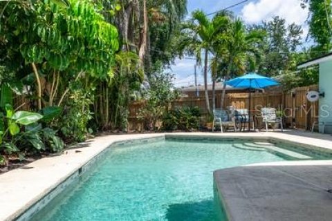 House in Saint Petersburg, Florida 3 bedrooms, 130.25 sq.m. № 1670050 - photo 27