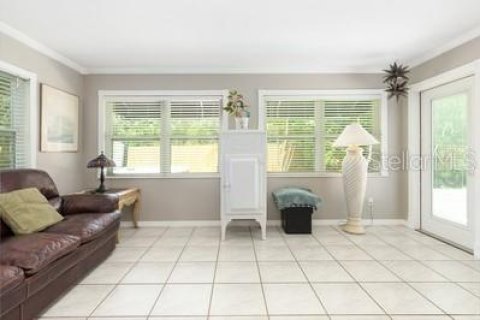House in Saint Petersburg, Florida 3 bedrooms, 130.25 sq.m. № 1670050 - photo 18