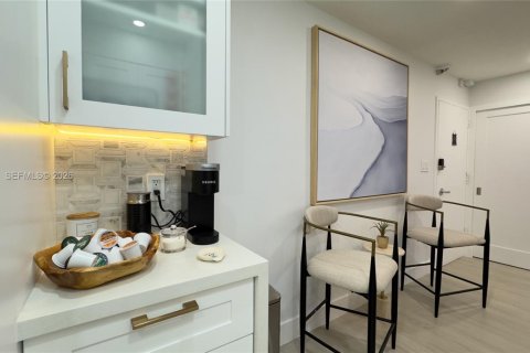 Copropriété à louer à Miami Beach, Floride: 2 chambres, 95.69 m2 № 1999166 - photo 4