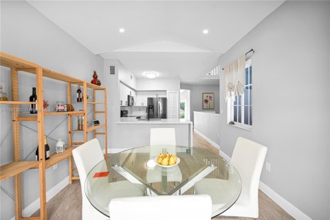 Condo in Miami, Florida, 3 bedrooms  № 1710639 - photo 22