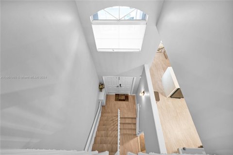 Condo in Miami, Florida, 3 bedrooms  № 1710639 - photo 11