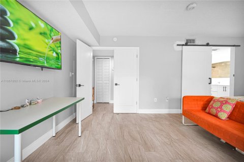 Condo in Miami, Florida, 3 bedrooms  № 1710639 - photo 30