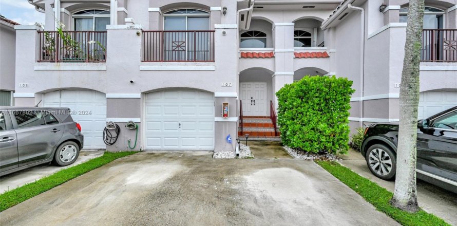 Condo in Miami, Florida, 3 bedrooms  № 1710639