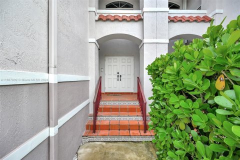 Condo in Miami, Florida, 3 bedrooms  № 1710639 - photo 9