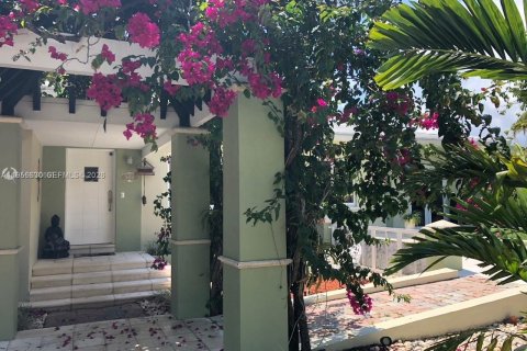 Снять в аренду виллу или дом в Майами, Флорида 3 спальни, 190.17м2, № 2010522 - фото 2