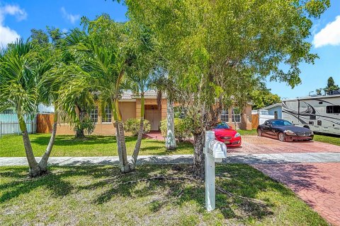 Casa en venta en Homestead, Florida, 4 dormitorios, 154.4 m2 № 1892446 - foto 7