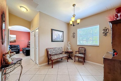 Casa en venta en Homestead, Florida, 4 dormitorios, 154.4 m2 № 1892446 - foto 14