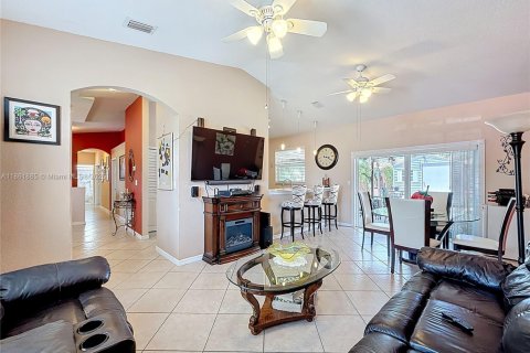 Casa en venta en Homestead, Florida, 4 dormitorios, 154.4 m2 № 1892446 - foto 19