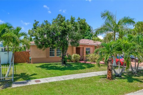 Casa en venta en Homestead, Florida, 4 dormitorios, 154.4 m2 № 1892446 - foto 3