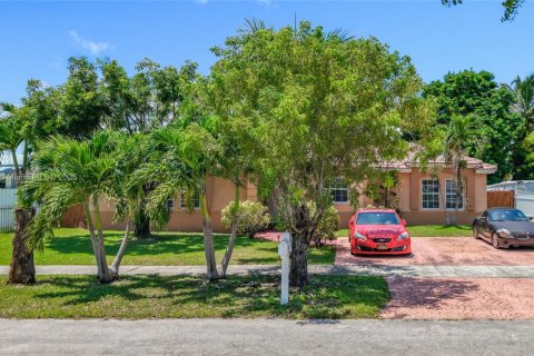 Casa en venta en Homestead, Florida, 4 dormitorios, 154.4 m2 № 1892446 - foto 4