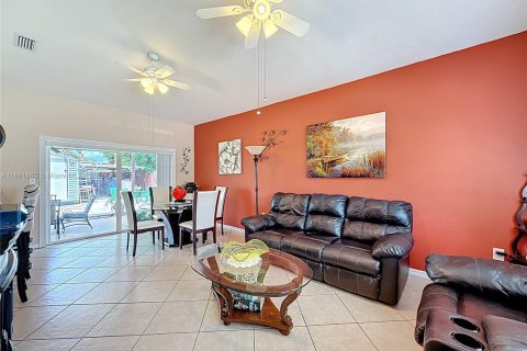 Casa en venta en Homestead, Florida, 4 dormitorios, 154.4 m2 № 1892446 - foto 18