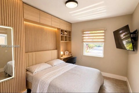 Immobilier commercial à louer à Miami, Floride: 1 chambre, 176.33 m2 № 2436618 - photo 2