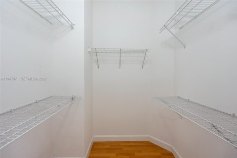 Снять в аренду таунхаус в Майами, Флорида 4 спальни, 199.93м2, № 2003775 - фото 19