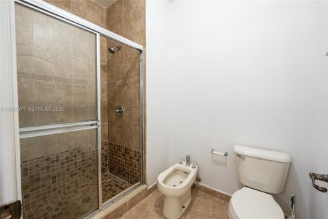 Снять в аренду таунхаус в Майами, Флорида 4 спальни, 199.93м2, № 2003775 - фото 22